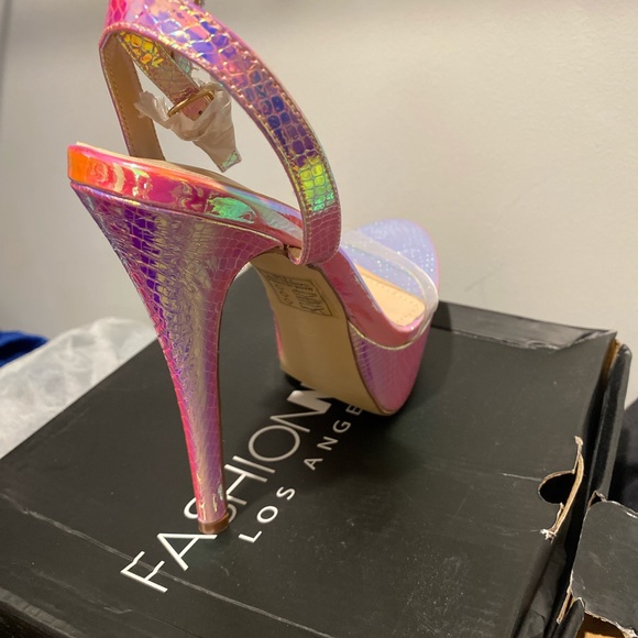 Shoes - Picture 2 of 4